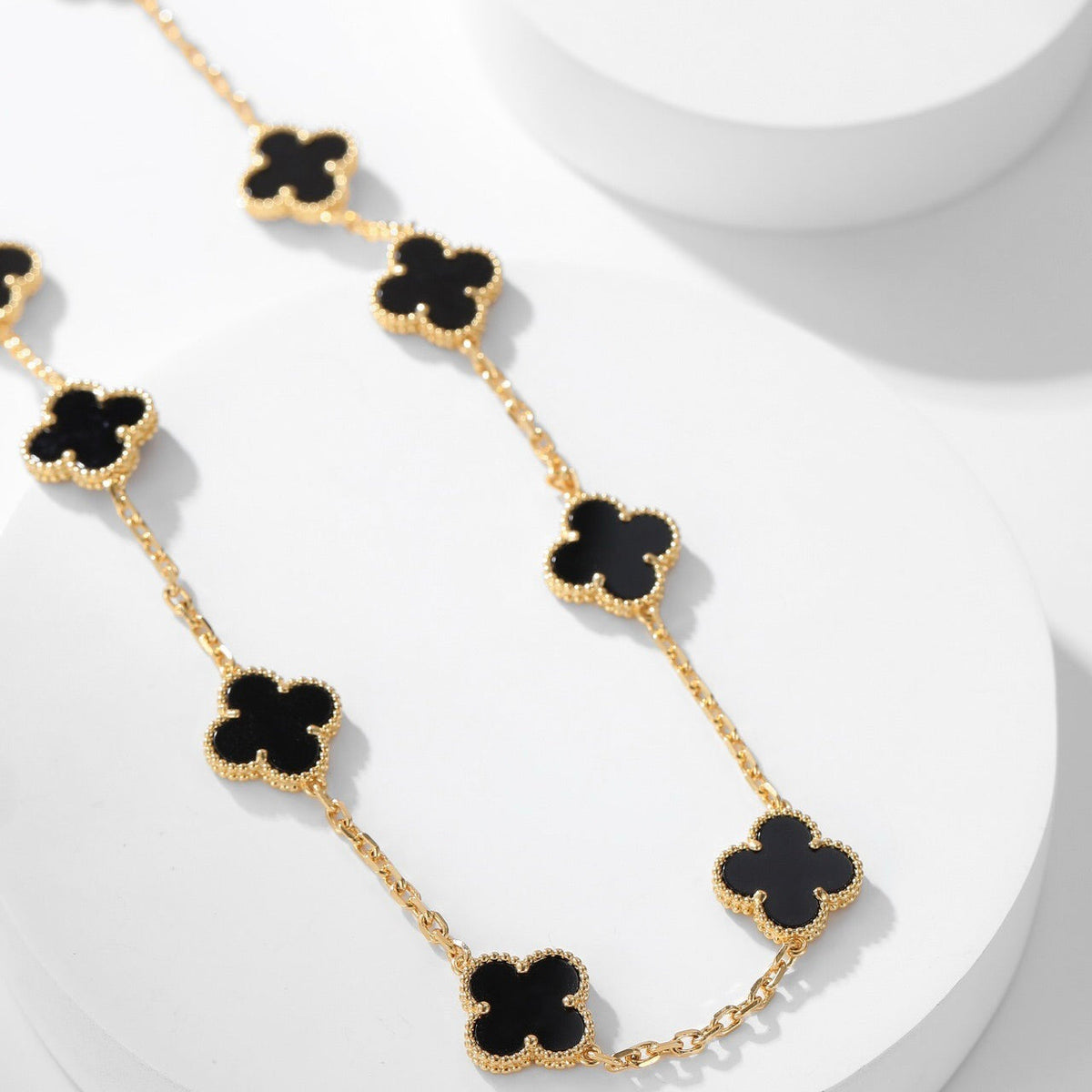 ¡®Aura Jewels¡¯CLOVER 10 MOTIFS ONYX NECKLACE