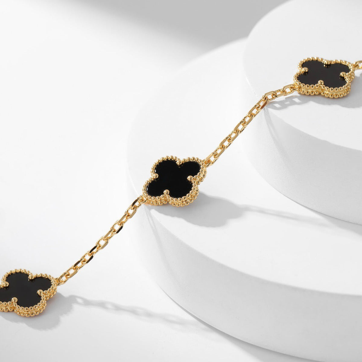 ¡®Aura Jewels¡¯CLOVER 10 MOTIFS ONYX NECKLACE
