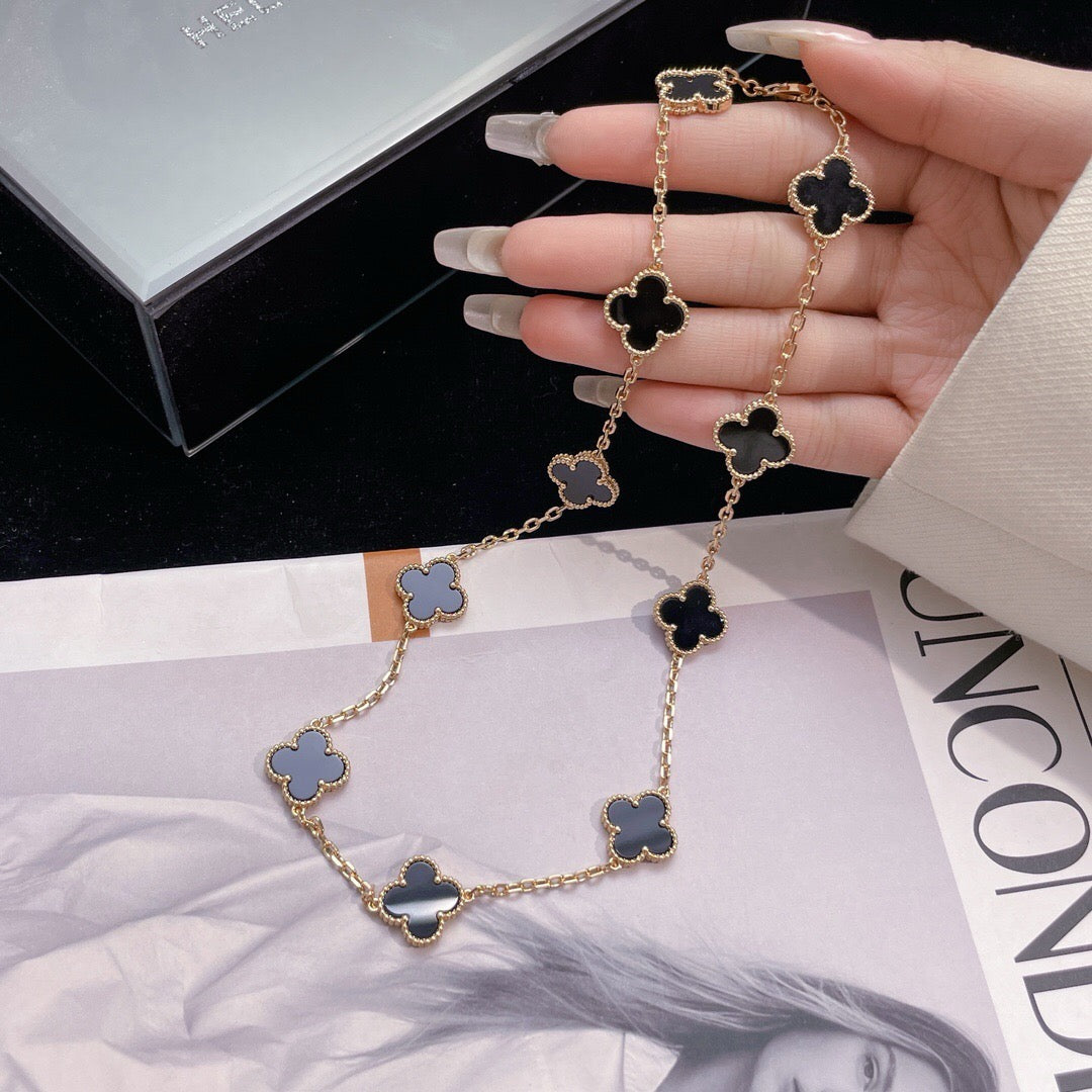 ¡®Aura Jewels¡¯CLOVER 10 MOTIFS ONYX NECKLACE