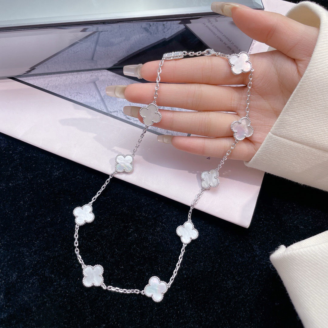 ¡®Aura Jewels¡¯CLOVER 10 MOTIFS WHITE MOTHER OF PEARL NECKLACE