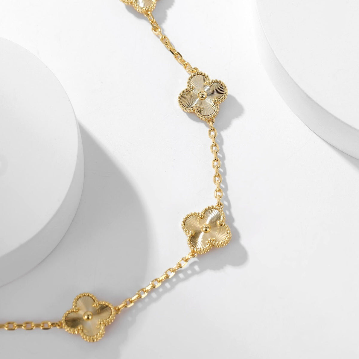 ¡®Aura Jewels¡¯CLOVER 10 MOTIFS LASER NECKLACE