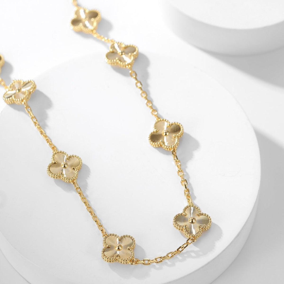 ¡®Aura Jewels¡¯CLOVER 10 MOTIFS LASER NECKLACE