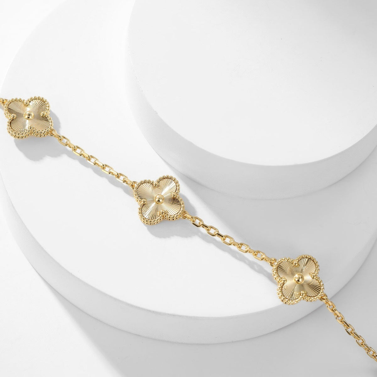 ¡®Aura Jewels¡¯CLOVER 10 MOTIFS LASER NECKLACE