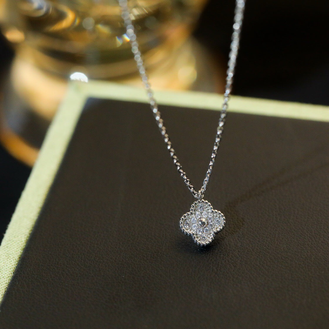 ¡®Aura Jewels¡¯CLOVER MINI 9.5MM PENDANT DIAMOND NECKLACE