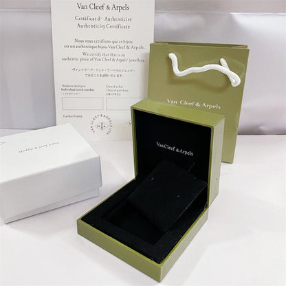 ¡®Aura Jewels¡¯VA CLOVER BRACELET NECKLACE RING BOX GIFT BAG