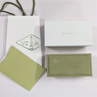 ¡®Aura Jewels¡¯VA CLOVER BRACELET NECKLACE RING BOX GIFT BAG