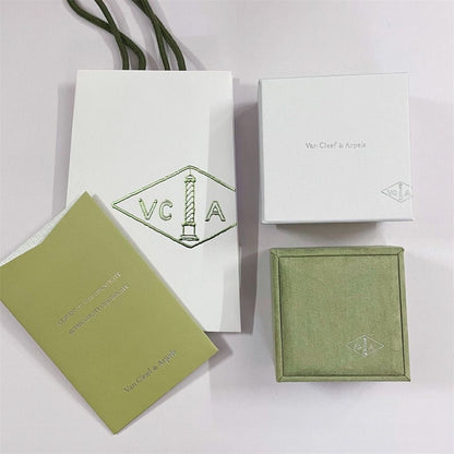 ¡®Aura Jewels¡¯VA CLOVER BRACELET NECKLACE RING BOX GIFT BAG