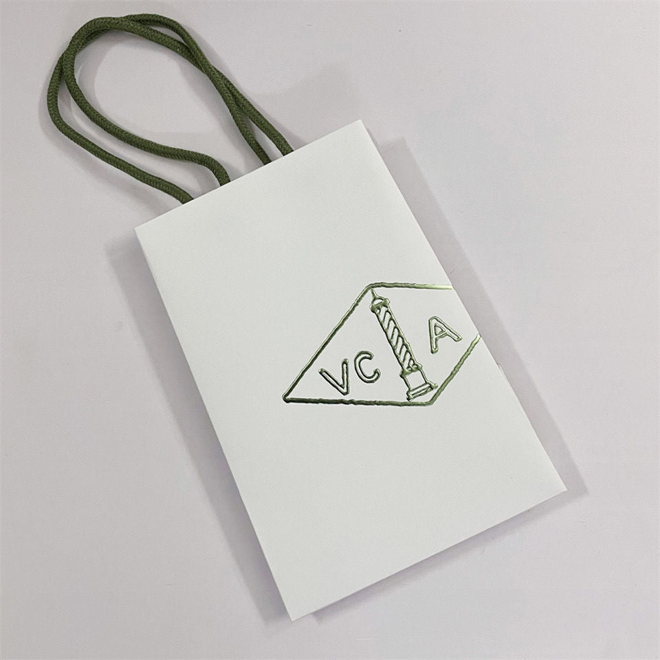 ¡®Aura Jewels¡¯VA CLOVER BRACELET NECKLACE RING BOX GIFT BAG