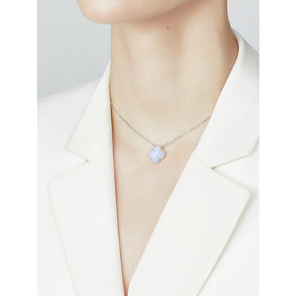 ¡®Aura Jewels¡¯CLOVER 15MM BLUE CHALCEDONY NECKLACE SILVER