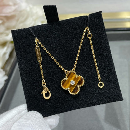 ¡®Aura Jewels¡¯CLOVER 15MM DIAMOND AND YELLOW TIGER'S EYE AGATE necklace