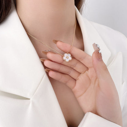 ¡®Aura Jewels¡¯LUCKY  WHITE MOP  PLUM BLOSSOM NECKLACE