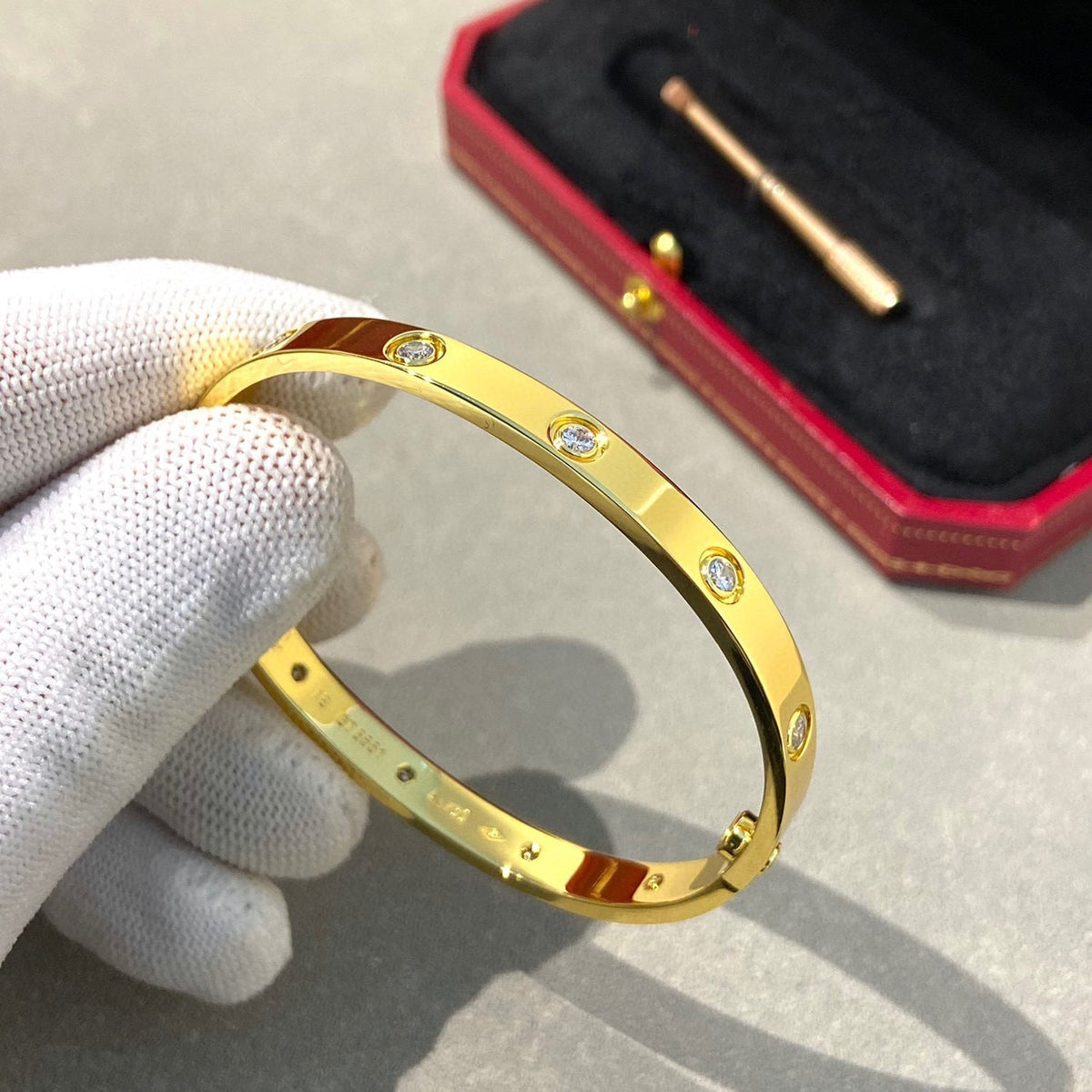 ¡®Aura Jewels¡¯LOVE BRACELET 6.1MM 10 DIAMONDS