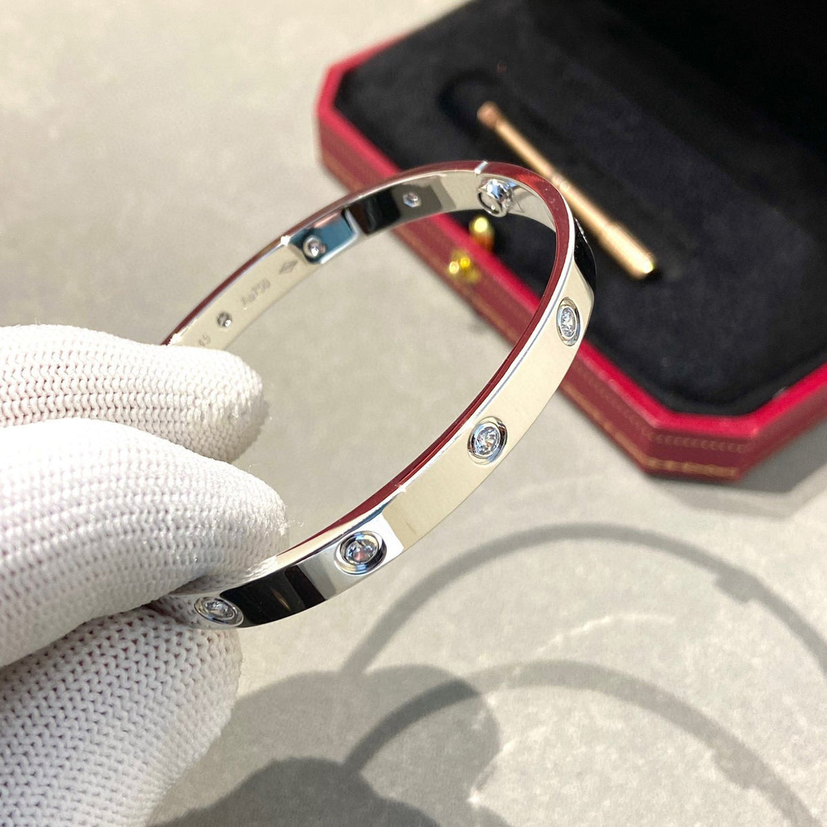 ¡®Aura Jewels¡¯LOVE BRACELET 6.1MM 10 DIAMONDS