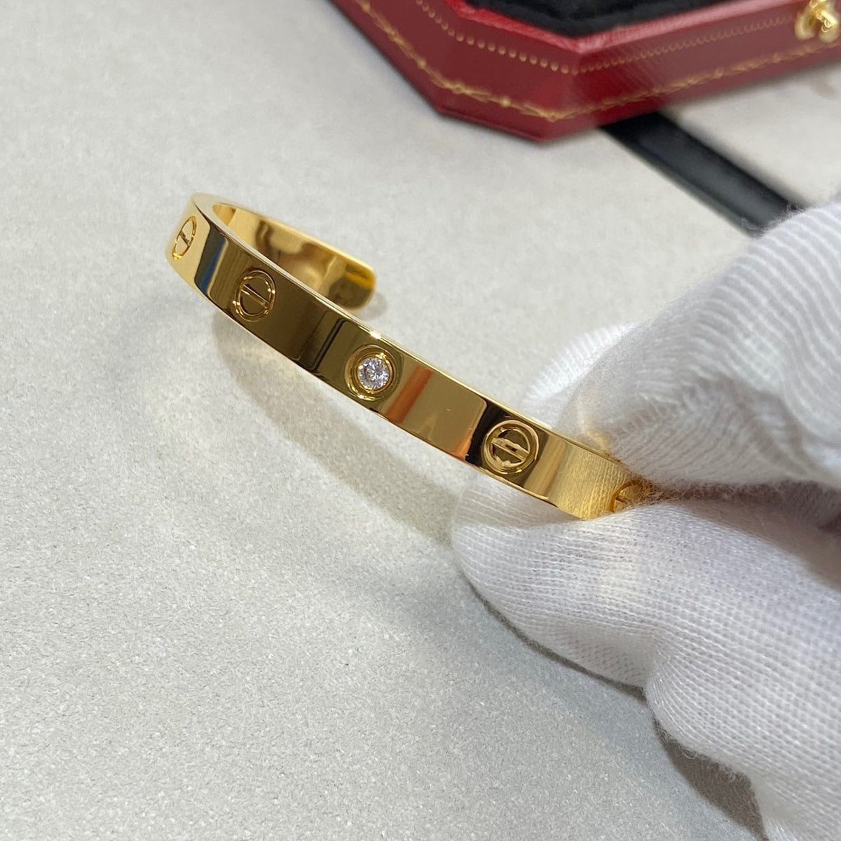 ¡®Aura Jewels¡¯LOVE BRACELET 6.1MM 1 DIAMOND OPEN CUFF
