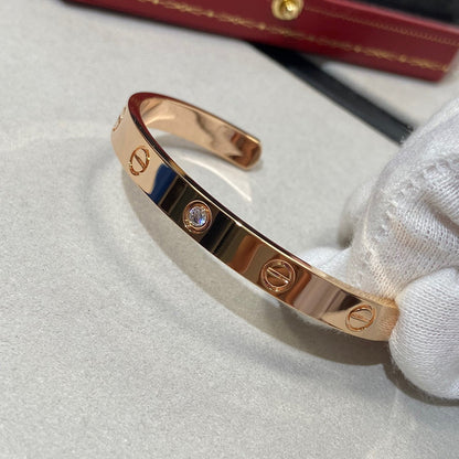 ¡®Aura Jewels¡¯LOVE BRACELET 6.1MM 1 DIAMOND OPEN CUFF
