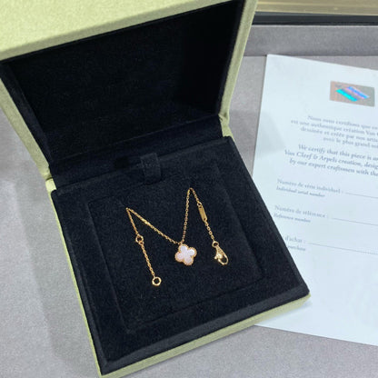 ¡®Aura Jewels¡¯CLOVER 15MM PINK MOTHER-OF-PEARL SINGLE FLOWER NECKLACE