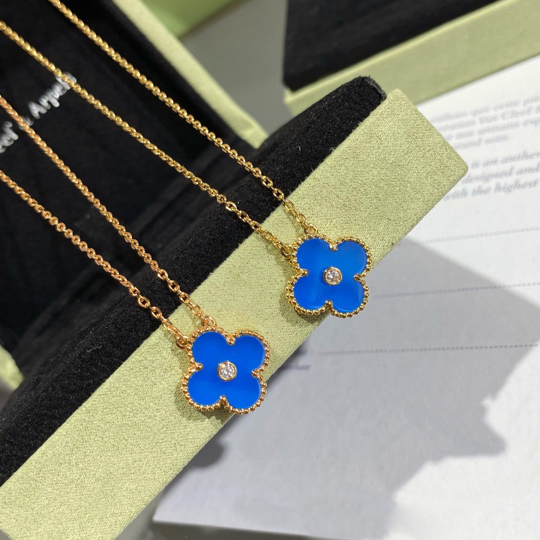 ¡®Aura Jewels¡¯CLOVER 15MM DIAMOND AND BLUE AGATE NECKLACE