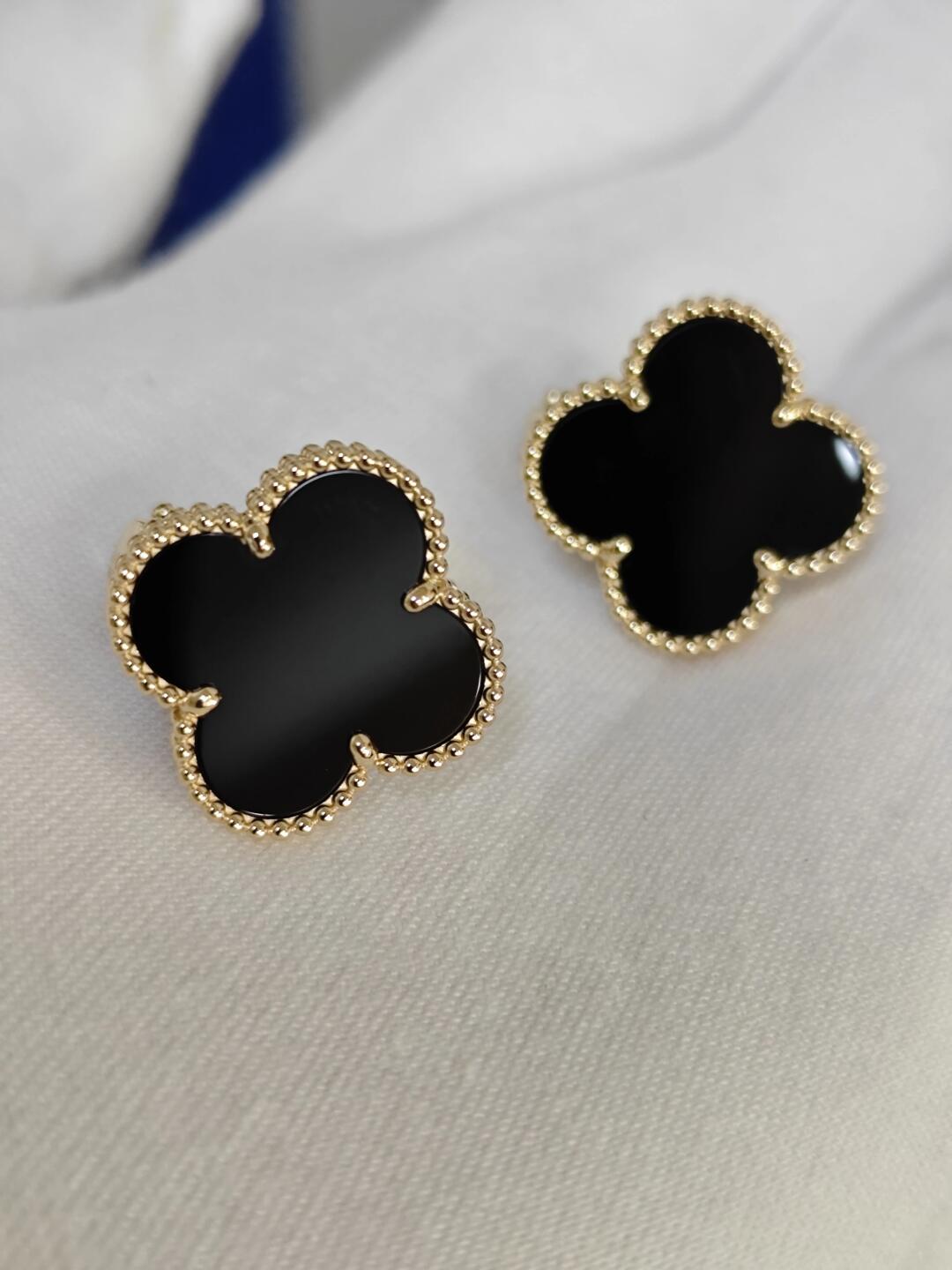 [Aura Jewels] CLOVER 20MM BLACK MOP EARRINGS