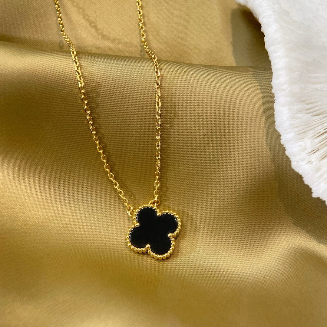 ¡®Aura Jewels¡¯CLOVER 15MM BLACK ONYX SINGLE FLOWER NECKLACE