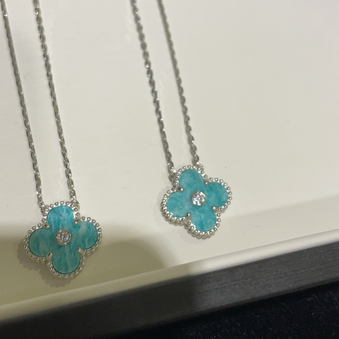 ¡®Aura Jewels¡¯CLOVER 15MM DIAMOND SVRES PORCELAIN  NECKLACE SILVER