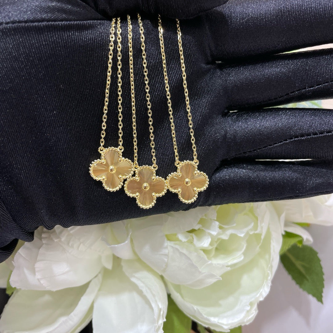 ¡®Aura Jewels¡¯CLOVER 15MM LASER NECKLACE
