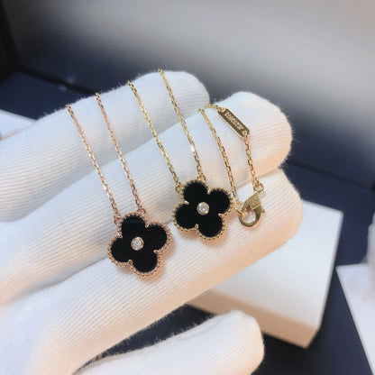 ¡®Aura Jewels¡¯CLOVER 15MM DIAMOND ONYX NECKLACE