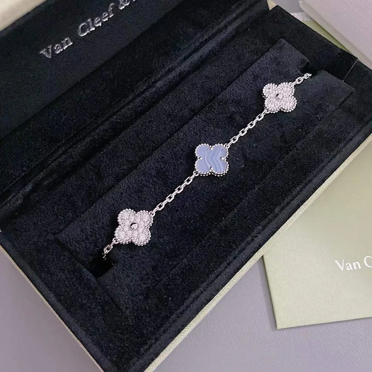 [Aura Jewels]New  CLOVER 5 MOTIF PURPLE CHALCEDONY BRACELET COLLECTION