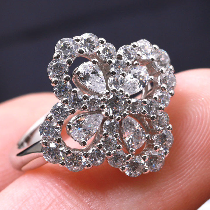 ¡®Aura Jewels¡¯LOOP RING FULL MOTIF DIAMOND 16MM SILVE