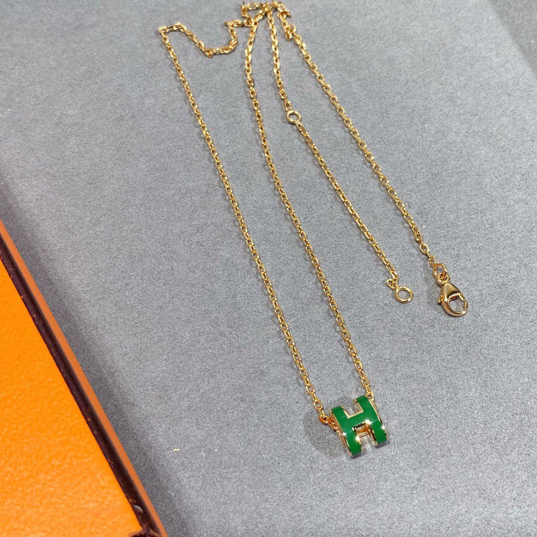¡®Aura Jewels¡¯POP H GREEN NECKLACE SILVER AND GOLD