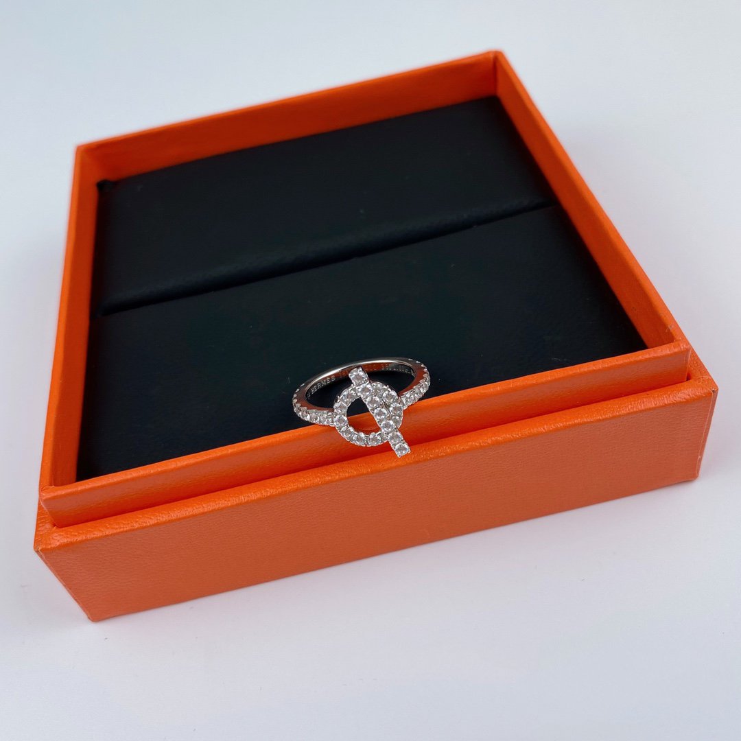 ¡®Aura Jewels¡¯ECHAPPEE RING SILVER DIAMOND