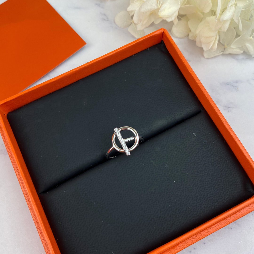 ¡®Aura Jewels¡¯ECHAPPEE RING DIAMOND