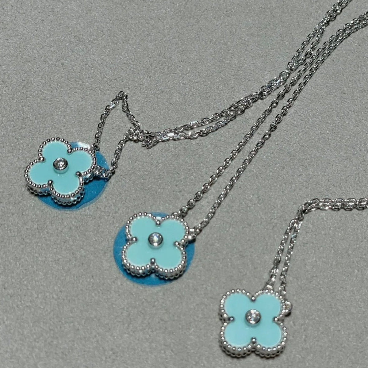 ¡®Aura Jewels¡¯CLOVER 1 DIAMOND LIGHT BLUE SILVER NECKLACE
