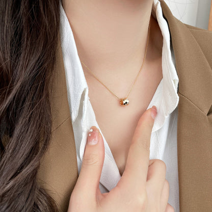 ¡®Aura Jewels¡¯BEE MINI PEDANT DIAMOND NECKLACE