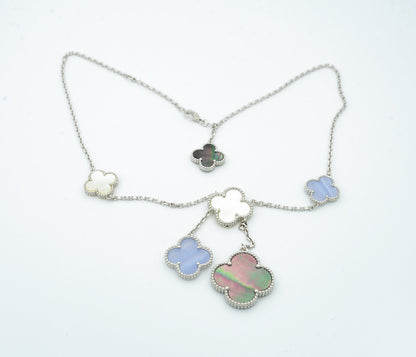 ¡®Aura Jewels¡¯CLOVER MOP CHALCEDONY NECKLACE SILVER 6 MOTIF