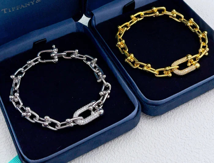 [Aura Jewels] TF HORSESHOE BUCKLE DIAMOND BRACELET
