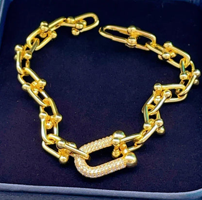 [Aura Jewels] TF HORSESHOE BUCKLE DIAMOND BRACELET