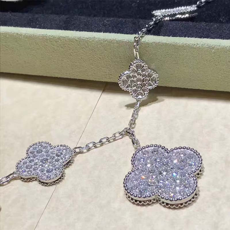 ¡®Aura Jewels¡¯CLOVER 6 MOTIFS SILVER DIAMOND BRACELET