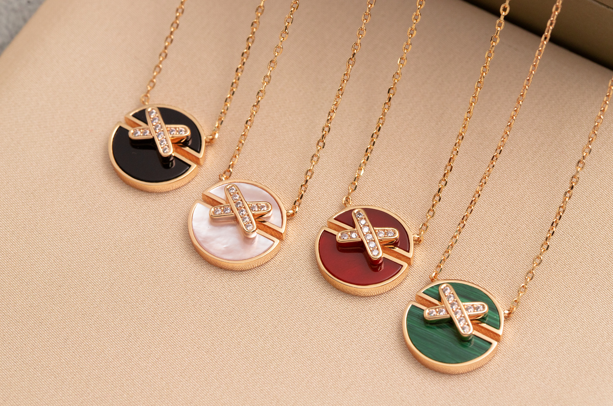 ¡®Aura Jewels¡¯JEUX DE PINK GOLD DIAMOND NECKLACE