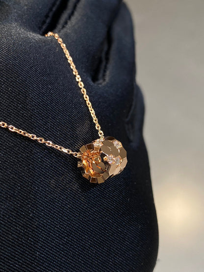 ¡®Aura Jewels¡¯BEE LOVE DIAMOND NECKLACE