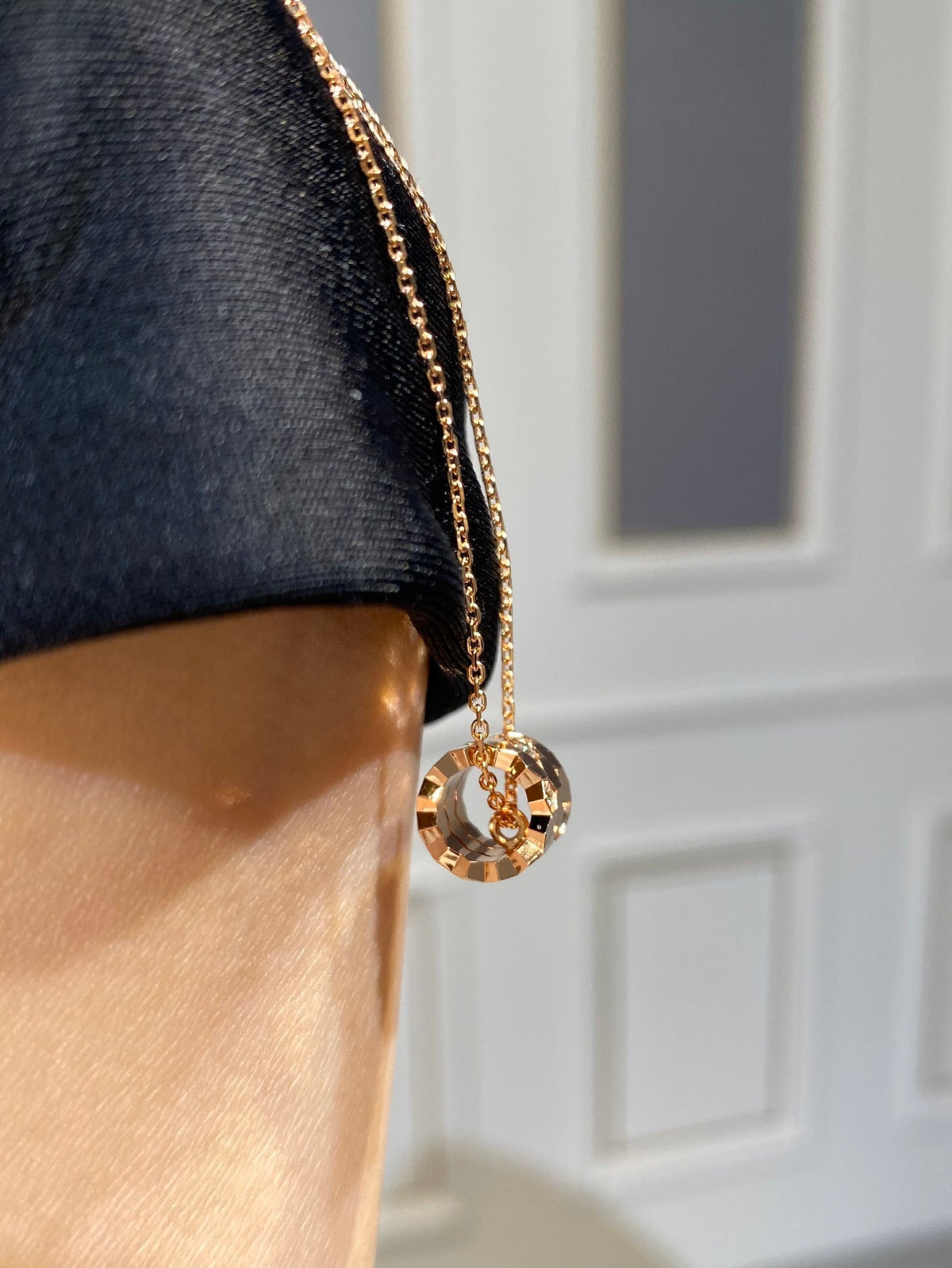 ¡®Aura Jewels¡¯BEE LOVE DIAMOND NECKLACE