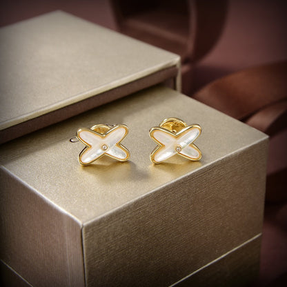 ¡®Aura Jewels¡¯JEUX DE WHITE MOP GOLD DIAMOND EARRINGS
