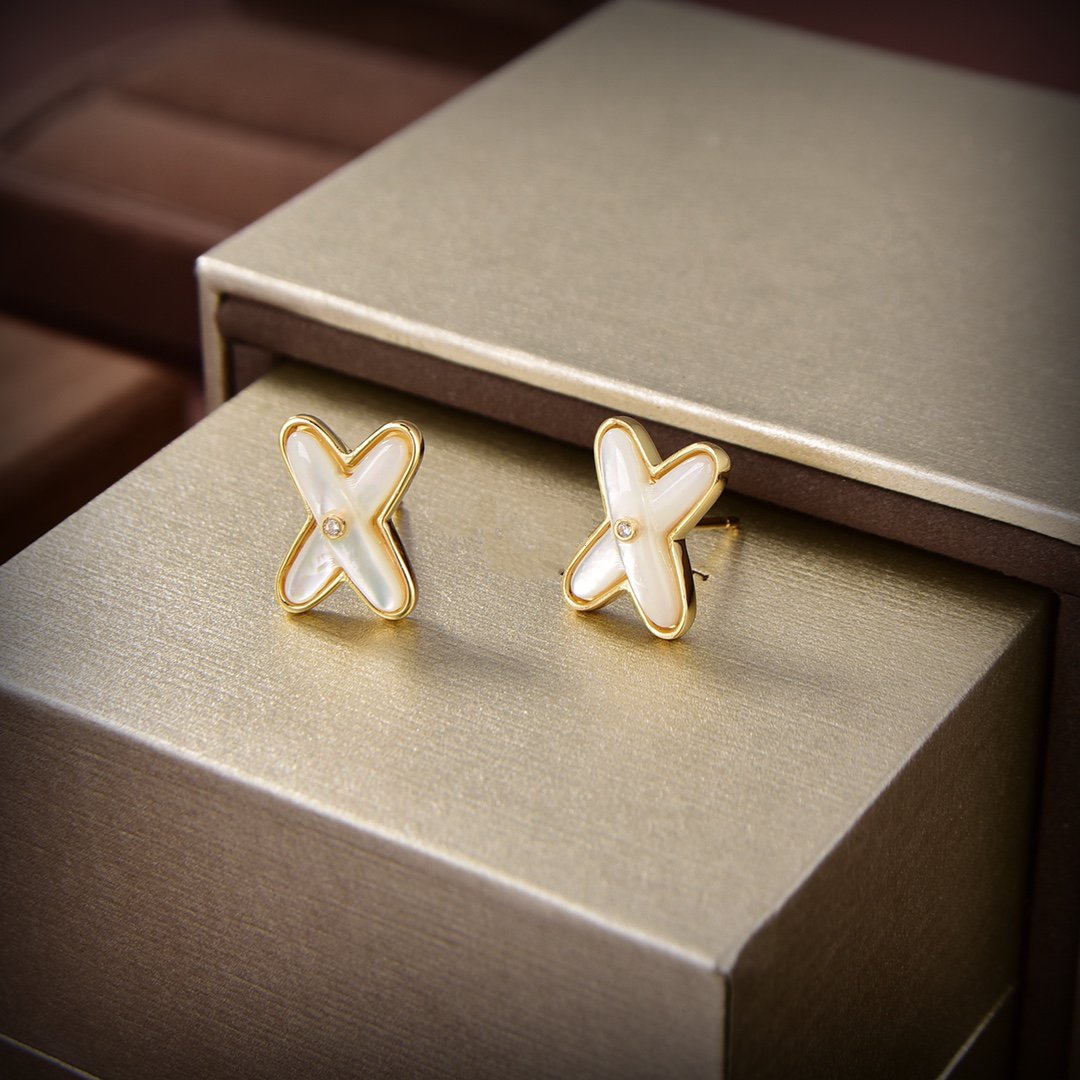 ¡®Aura Jewels¡¯JEUX DE WHITE MOP GOLD DIAMOND EARRINGS