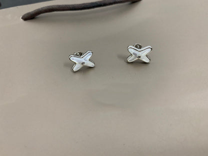 ¡®Aura Jewels¡¯JEUX DE WHITE MOP SILVER DIAMOND EARRINGS