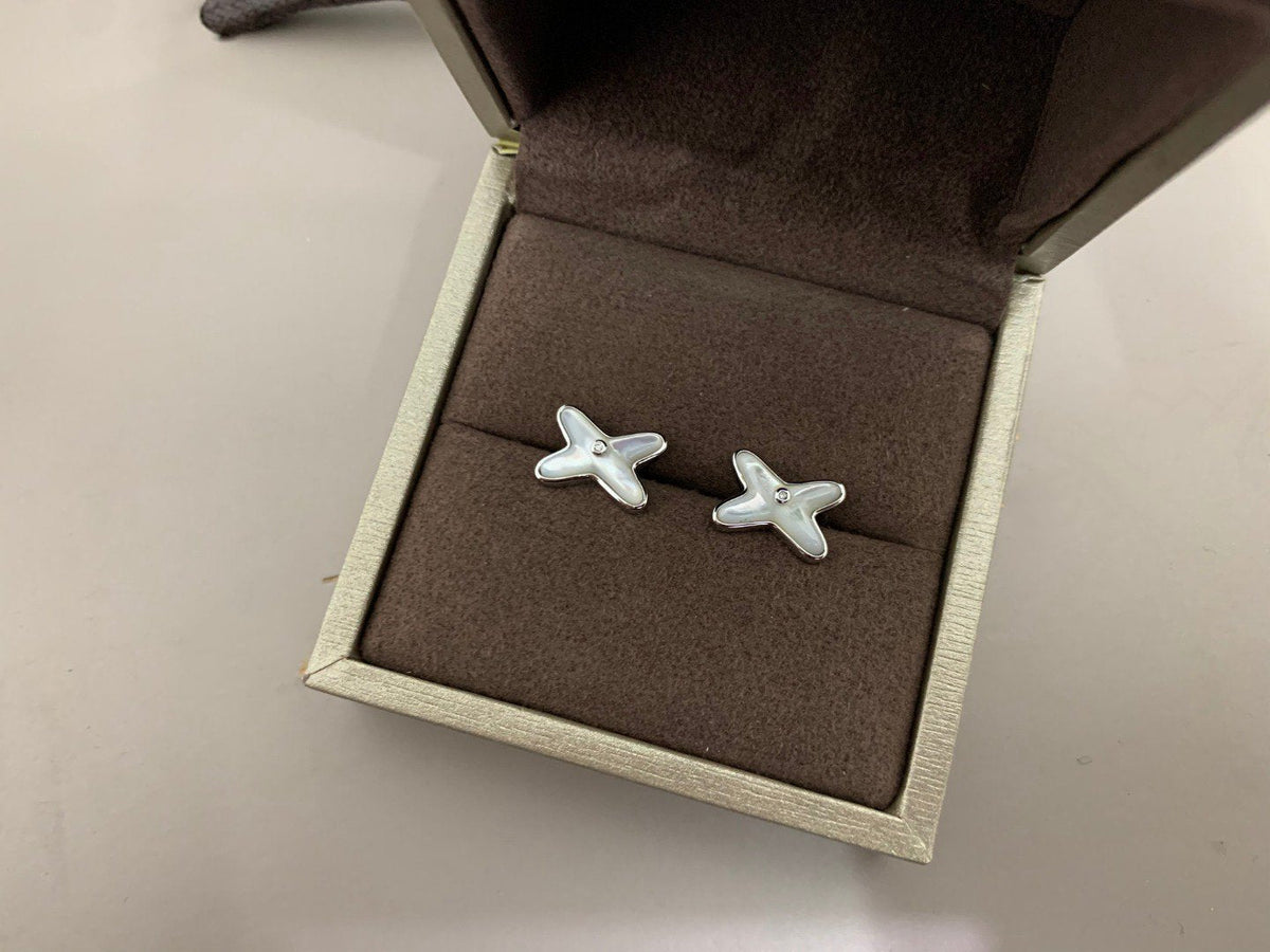 ¡®Aura Jewels¡¯JEUX DE WHITE MOP SILVER DIAMOND EARRINGS