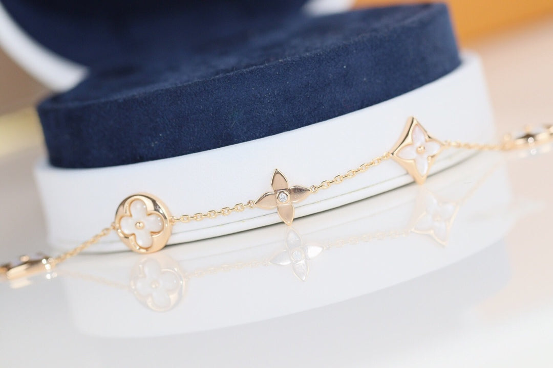 ¡®Aura Jewels¡¯LEAF CLOVER BRACELET
