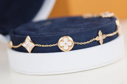 ¡®Aura Jewels¡¯LEAF CLOVER BRACELET
