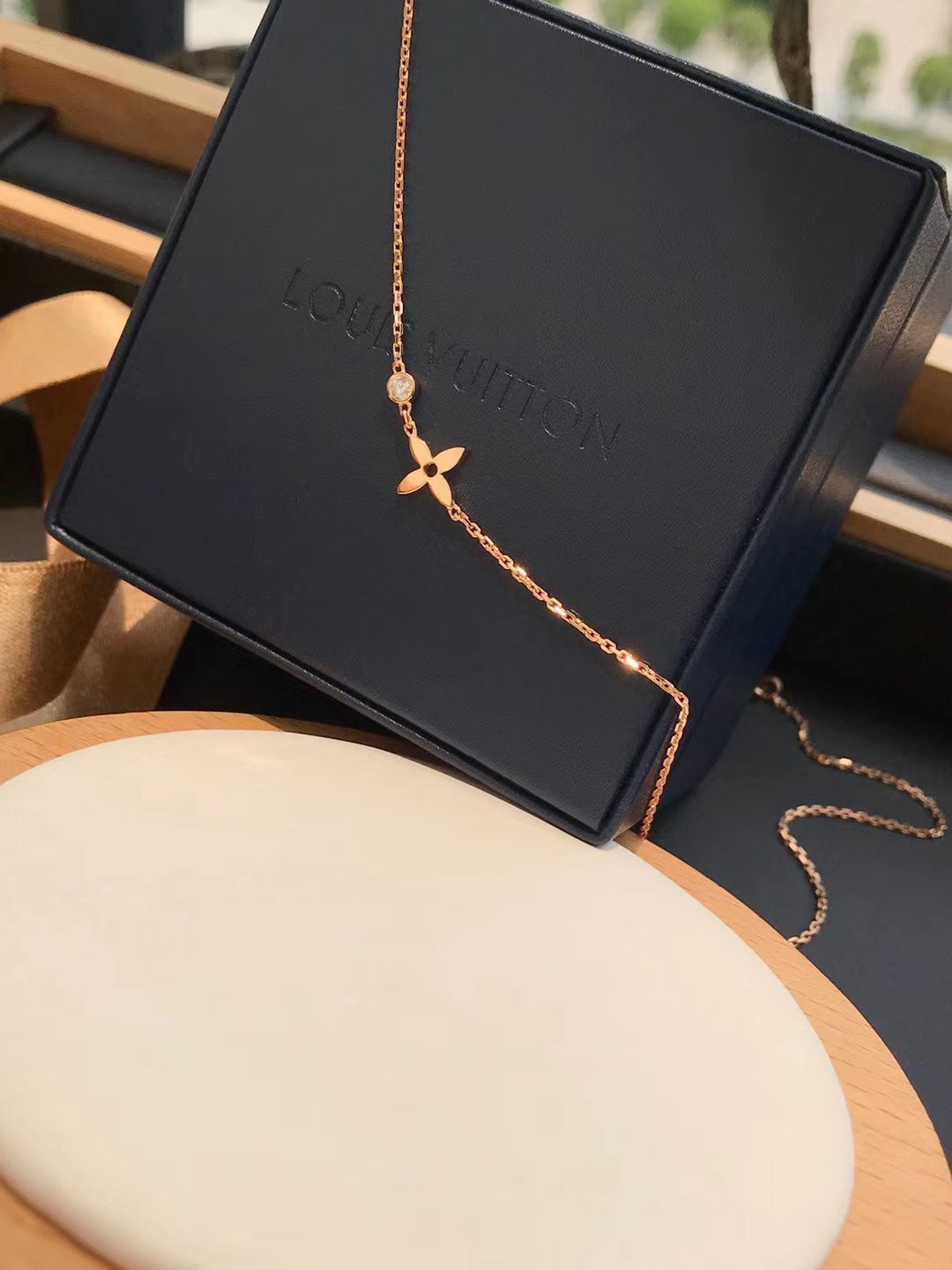¡®Aura Jewels¡¯BLOSSOM PENDANT PINK GOLD AND DIAMOND