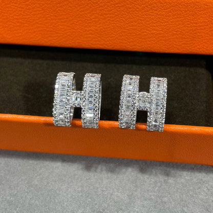 ¡®Aura Jewels¡¯H STUD EARRINGS WITH SILVER DIAMONDS