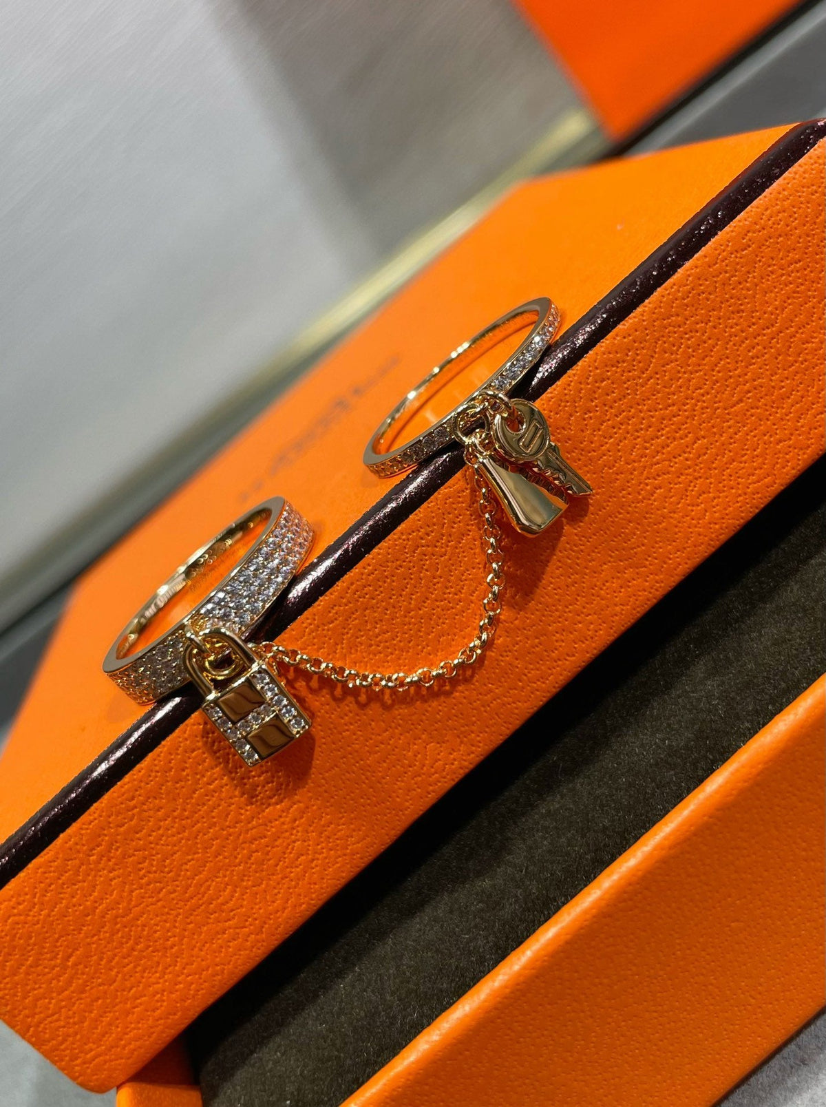 ¡®Aura Jewels¡¯HM KELLY CLOCHETTE DOUBLE RING IN  WITH DIAMONDS