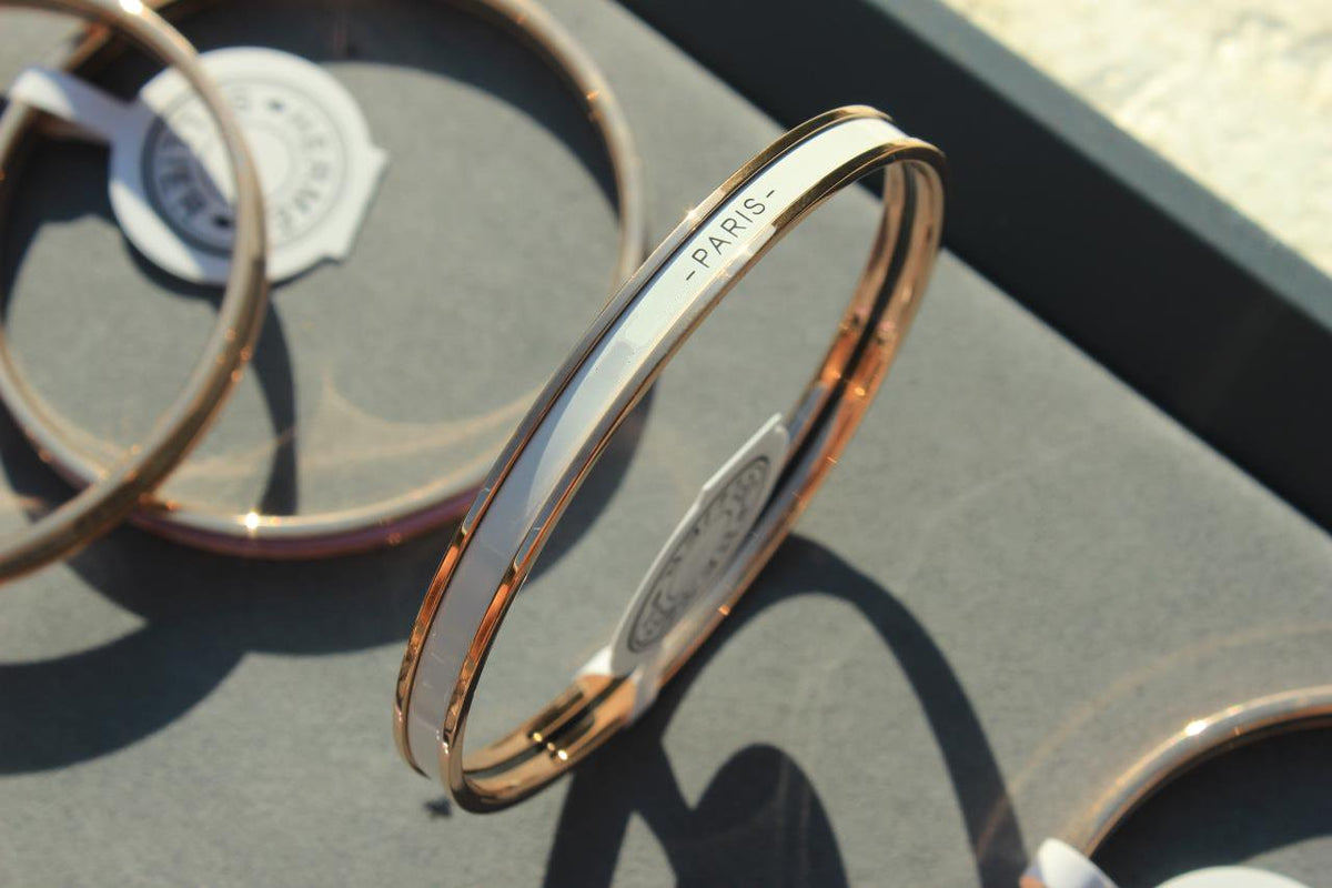 ¡®Aura Jewels¡¯HM UNI BANGLE BAG